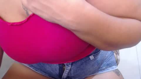 Snapshot of dulcetiffanii chatting on April 21, 7:06 pm Sofia online show from April 21, 7:06 pm