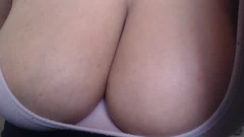 Snapshot of dulcetiffanii chatting on May 3, 7:53 pm Sofia online show from May 3, 7:53 pm