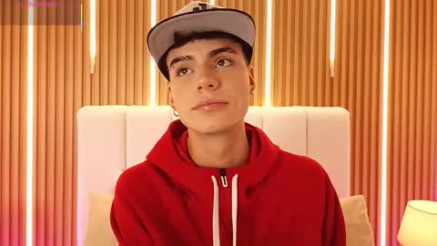 Dulcey online show from March 19, 4:38 am