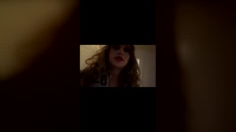 Snapshot of dulcidarling chatting on November 24, 11:15 pm Buffy Glimmers online show from November 24, 11:15 pm