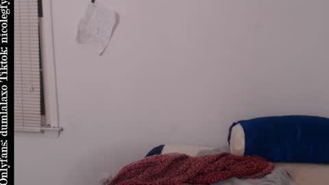 Snapshot of dumlala chatting on December 8, 2:49 am the only advantage you have over me is that u can kiss my ass and i cant  online show from December 8, 2:49 am