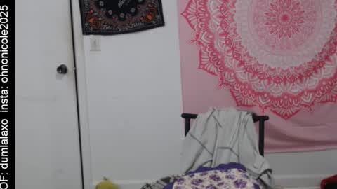 Snapshot of dumlala chatting on February 19, 10:50 pm the only advantage you have over me is that u can kiss my ass and i cant online show from February 19, 10:50 pm