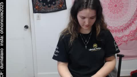 Snapshot of dumlala chatting on February 20, 11:00 am the only advantage you have over me is that u can kiss my ass and i cant online show from February 20, 11:00 am