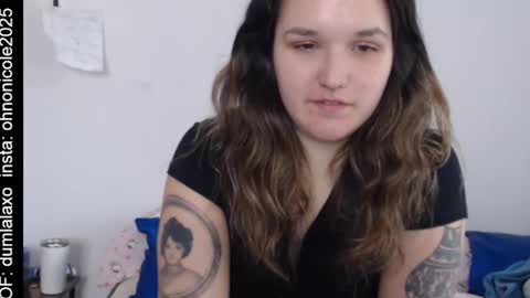 Snapshot of dumlala chatting on February 21, 7:48 pm the only advantage you have over me is that u can kiss my ass and i cant online show from February 21, 7:48 pm