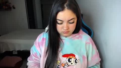 Snapshot of dumont_model chatting on October 5, 8:45 am Nicole online show from October 5, 8:45 am