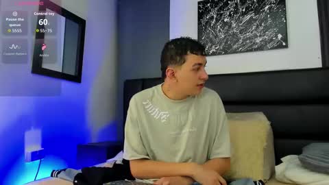 Thomas and Noah online show from October 24, 12:23 pm