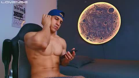 duran_dhikol1 online show from April 22, 2:47 am