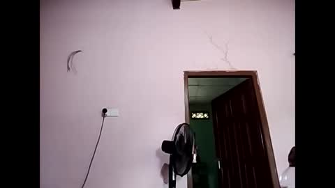 Snapshot of duskytamilkarthik chatting on February 23, 3:15 am duskytamilkarthik online show from February 23, 3:15 am