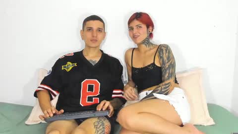 Snapshot of dust_couple chatting on May 21, 1:45 am Nicolle y Julian online show from May 21, 1:45 am