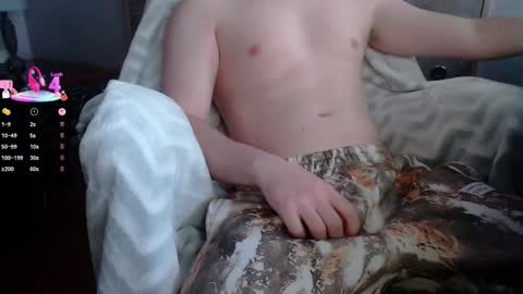 Snapshot of dustiinn chatting on November 6, 11:04 pm Dustin online show from November 6, 11:04 pm