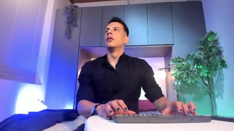 Dustin Sonne online show from May 29, 3:48 am