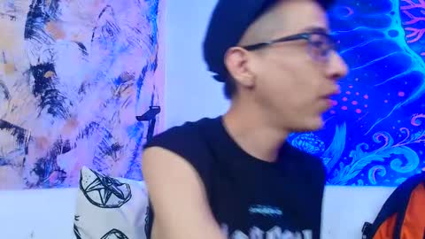 Snapshot of dustindollin_ chatting on May 29, 7:12 pm Dustin Dollin online show from May 29, 7:12 pm