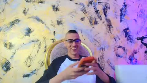 Snapshot of dustindollin_ chatting on June 13, 6:39 pm Dustin Dollin online show from June 13, 6:39 pm