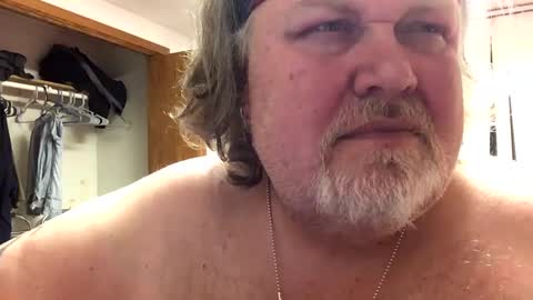 Snapshot of dustyballzer chatting on December 12, 3:10 am Dusty online show from December 12, 3:10 am