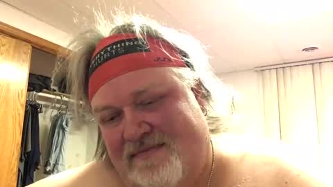 Snapshot of dustyballzer chatting on December 22, 3:22 am Dusty online show from December 22, 3:22 am