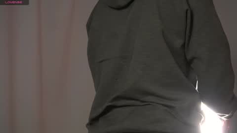 Dustyn online show from December 14, 2:10 pm