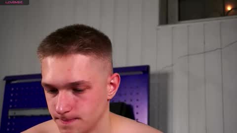 Dustyn online show from December 14, 3:06 pm