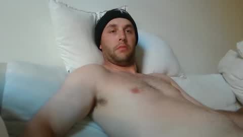 Snapshot of dustyroy09 chatting on December 13, 8:51 am dustyroy09 online show from December 13, 8:51 am