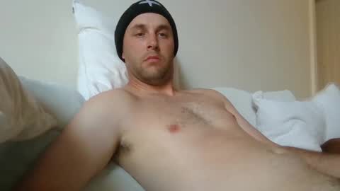 Snapshot of dustyroy09 chatting on December 17, 4:34 am dustyroy09 online show from December 17, 4:34 am