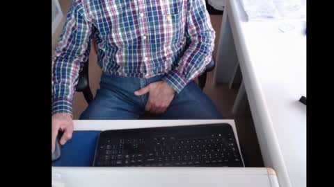 Snapshot of dutchpornking2 chatting on January 14, 7:59 am dutchpornking2 online show from January 14, 7:59 am