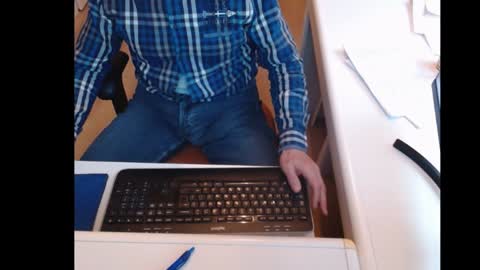 Snapshot of dutchpornking2 chatting on January 15, 11:43 am dutchpornking2 online show from January 15, 11:43 am