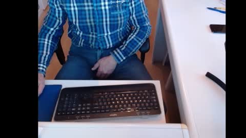 Snapshot of dutchpornking2 chatting on January 17, 8:13 am dutchpornking2 online show from January 17, 8:13 am