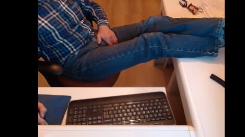 Snapshot of dutchpornking2 chatting on January 18, 4:53 pm dutchpornking2 online show from January 18, 4:53 pm