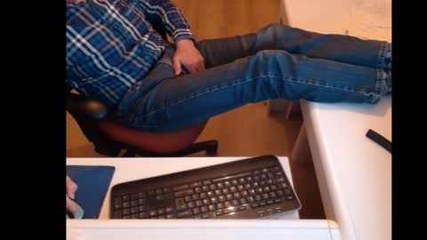 Snapshot of dutchpornking2 chatting on January 18, 7:58 pm dutchpornking2 online show from January 18, 7:58 pm