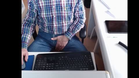 Snapshot of dutchpornking2 chatting on January 22, 8:40 am dutchpornking2 online show from January 22, 8:40 am