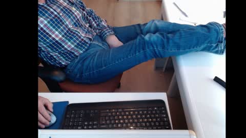 Snapshot of dutchpornking2 chatting on February 2, 9:19 am dutchpornking2 online show from February 2, 9:19 am