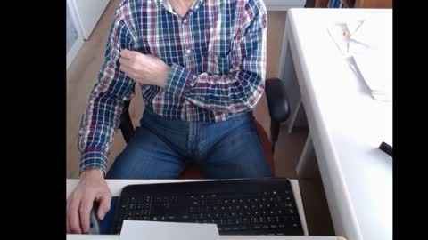 Snapshot of dutchpornking2 chatting on February 3, 8:02 am dutchpornking2 online show from February 3, 8:02 am