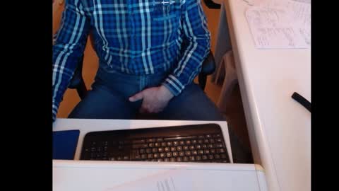 Snapshot of dutchpornking2 chatting on February 8, 8:31 am dutchpornking2 online show from February 8, 8:31 am