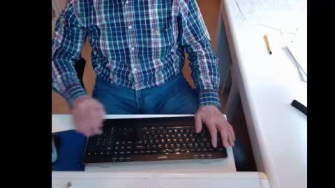 Snapshot of dutchpornking2 chatting on February 12, 1:27 pm dutchpornking2 online show from February 12, 1:27 pm