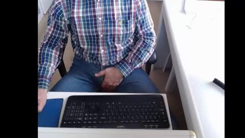 Snapshot of dutchpornking2 chatting on February 17, 8:09 am dutchpornking2 online show from February 17, 8:09 am