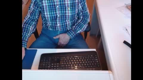 Snapshot of dutchpornking2 chatting on February 27, 4:32 pm dutchpornking2 online show from February 27, 4:32 pm