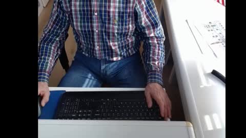 Snapshot of dutchpornking2 chatting on March 2, 12:32 pm dutchpornking2 online show from March 2, 12:32 pm