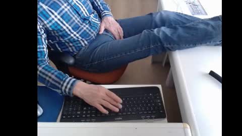 Snapshot of dutchpornking2 chatting on March 7, 8:45 am dutchpornking2 online show from March 7, 8:45 am