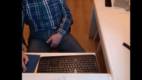 Snapshot of dutchpornking2 chatting on March 10, 6:45 pm dutchpornking2 online show from March 10, 6:45 pm