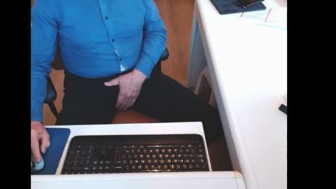 Snapshot of dutchpornking2 chatting on May 2, 5:51 pm dutchpornking2 online show from May 2, 5:51 pm