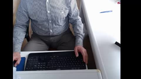 Snapshot of dutchpornking2 chatting on May 20, 7:03 am dutchpornking2 online show from May 20, 7:03 am