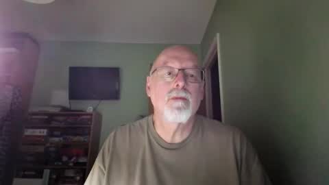 Snapshot of dutchunclejohn chatting on April 27, 9:46 pm DutchUncleJohn online show from April 27, 9:46 pm