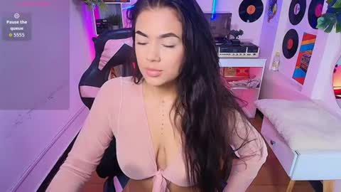 duulce_mia online show from June 24, 11:31 am