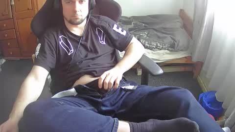 duza_pala_kam9 online show from May 6, 3:28 pm