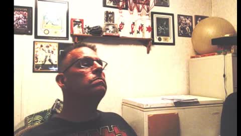 Snapshot of dwinmontana chatting on September 11, 4:01 am dwinmontana online show from September 11, 4:01 am