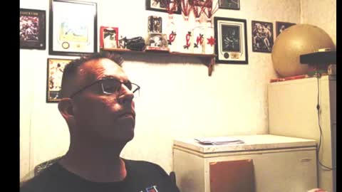 Snapshot of dwinmontana chatting on September 13, 7:19 am dwinmontana online show from September 13, 7:19 am