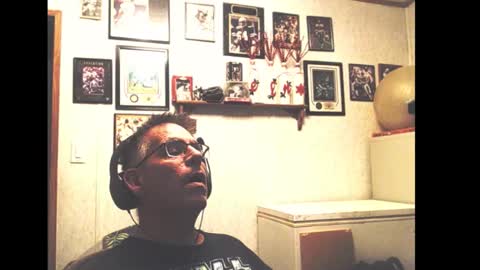 Snapshot of dwinmontana chatting on December 21, 8:21 am dwinmontana online show from December 21, 8:21 am