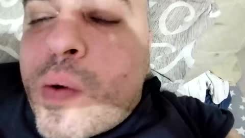 Snapshot of dwizziz chatting on May 6, 11:54 pm Ivan online show from May 6, 11:54 pm