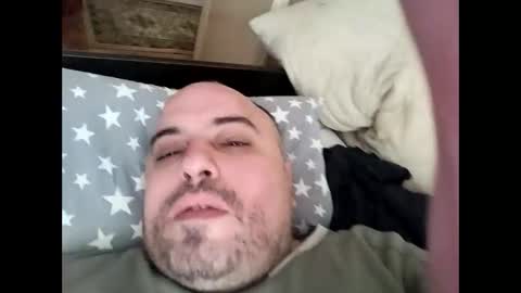 Snapshot of dwizziz chatting on May 15, 8:54 am Ivan online show from May 15, 8:54 am