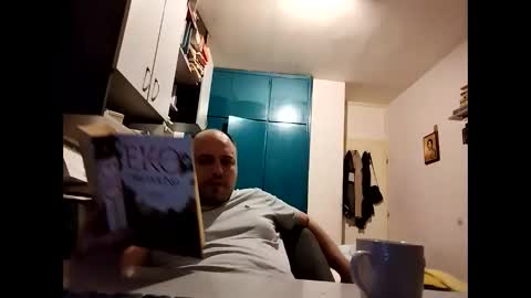 Snapshot of dwizziz chatting on June 6, 1:32 am Ivan online show from June 6, 1:32 am