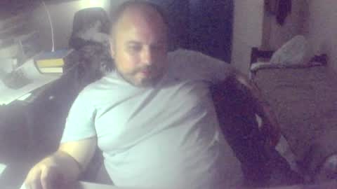 Snapshot of dwizziz chatting on June 26, 11:42 pm Ivan online show from June 26, 11:42 pm